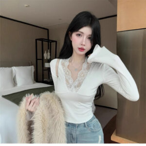 Deep V-neck lace stitching white knitted base shirt women's | 9018